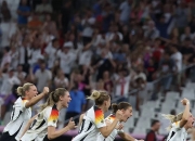 爱游戏在线登录-西班牙女队在热身赛事中表现抢眼