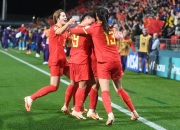 爱游戏官网网页版入口-关于女足比赛中球员团结协作，积极进攻的信息