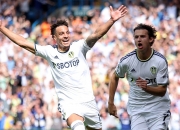 爱游戏在线登录-利兹联情绪激动，赢球成为积分榜黑马的简单介绍