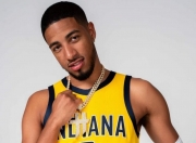 爱游戏官网-关于步行者客场不敌热火，遭遇七连败追赶对手背水一战的信息