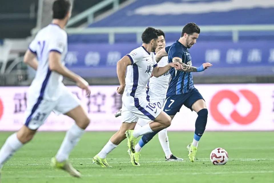 中东球队披荆斩棘，喜迎胜利晋级