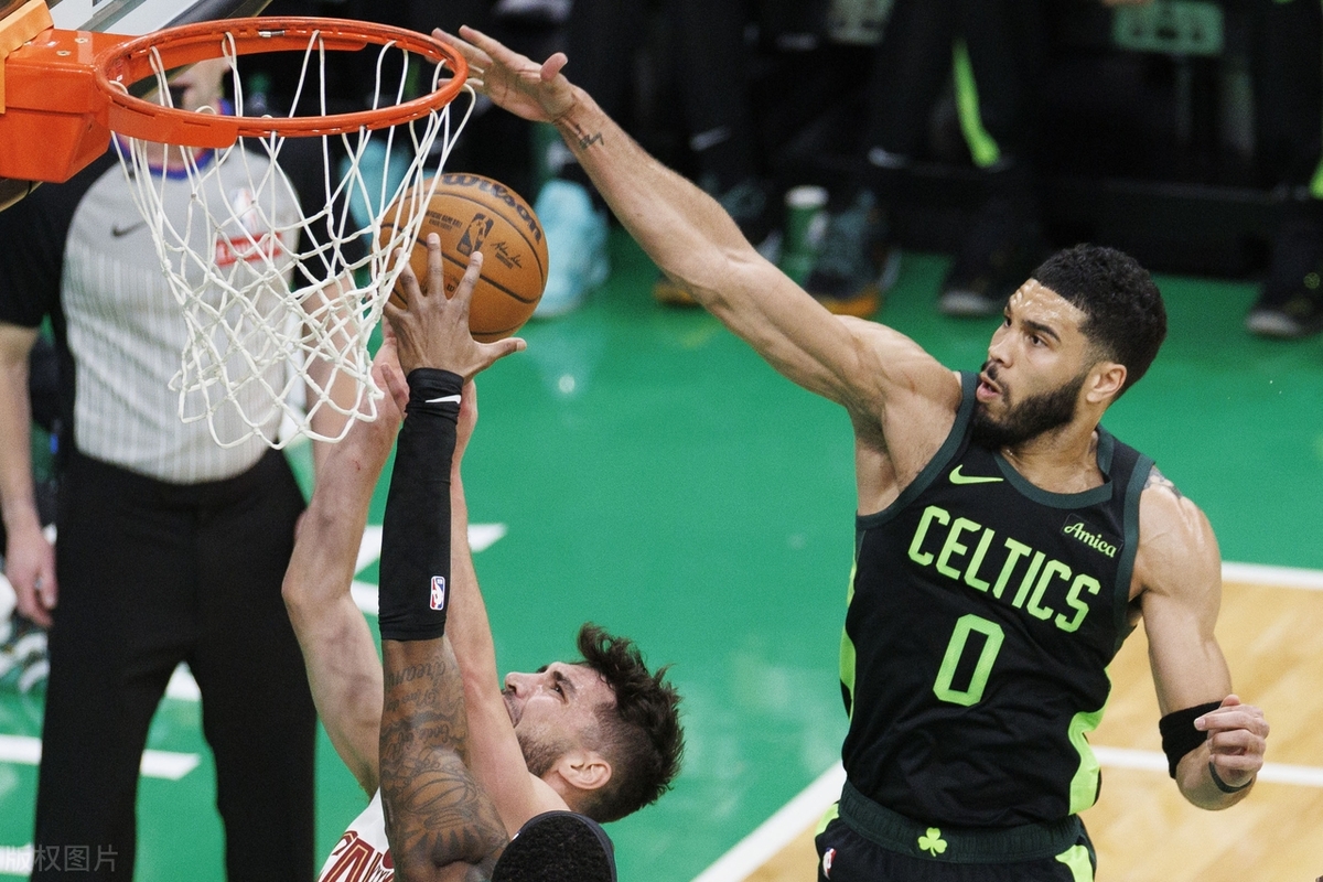 米切尔接连砍下高分，快船主场挑战在即