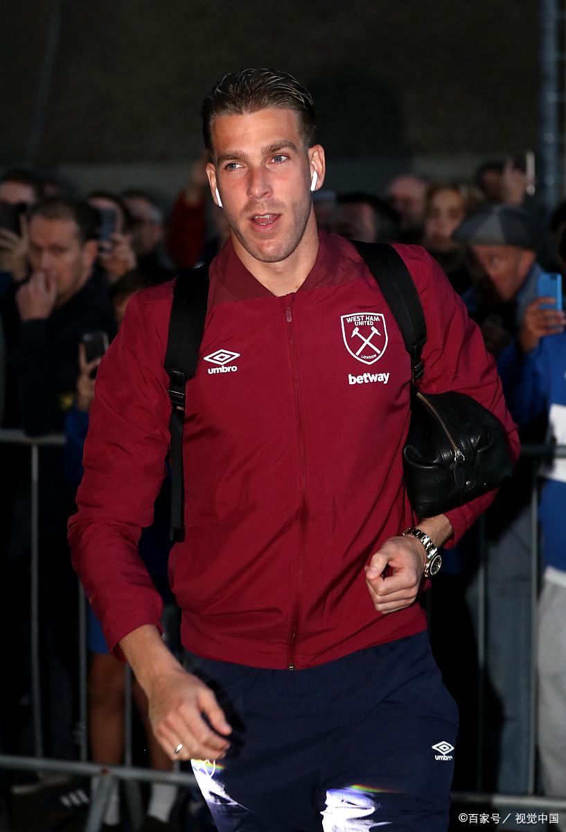 西汉姆联主教练提前观看对手录像，助力球队备战下场比赛