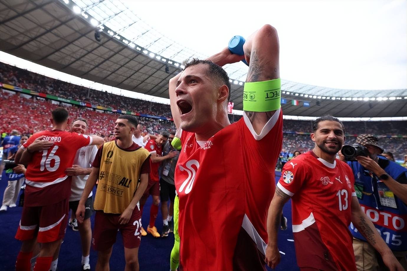 巅峰对战:欧洲杯赛场豪强对决!的简单介绍 巅峰对战:欧洲杯赛场豪强对决!的简单介绍