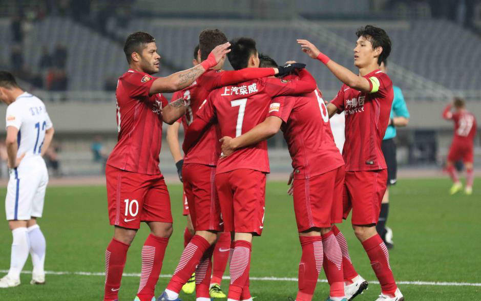 关于前锋连续进球助建功劳队友精诚合作的信息 关于前锋连续进球助建功劳队友精诚合作的信息