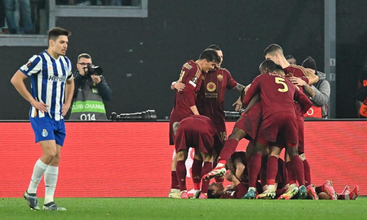 包含欧预赛现场气氛火爆,球迷热情高涨的词条 包含欧预赛现场气氛火爆,球迷热情高涨的词条