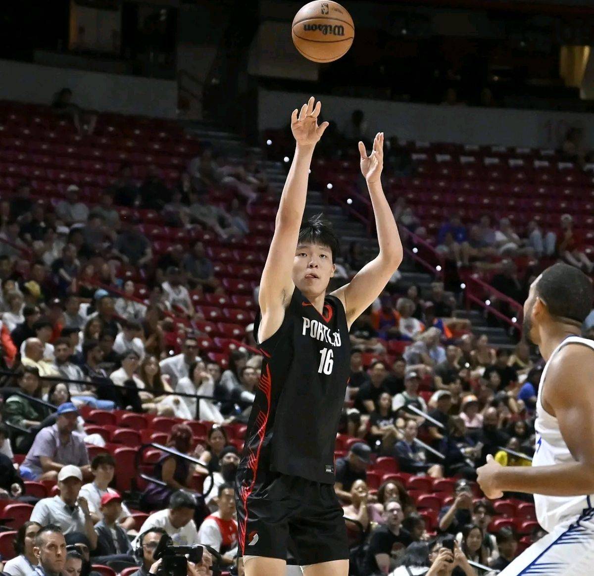 开拓者横扫鹈鹕,晋级下一轮 开拓者横扫鹈鹕,晋级下一轮