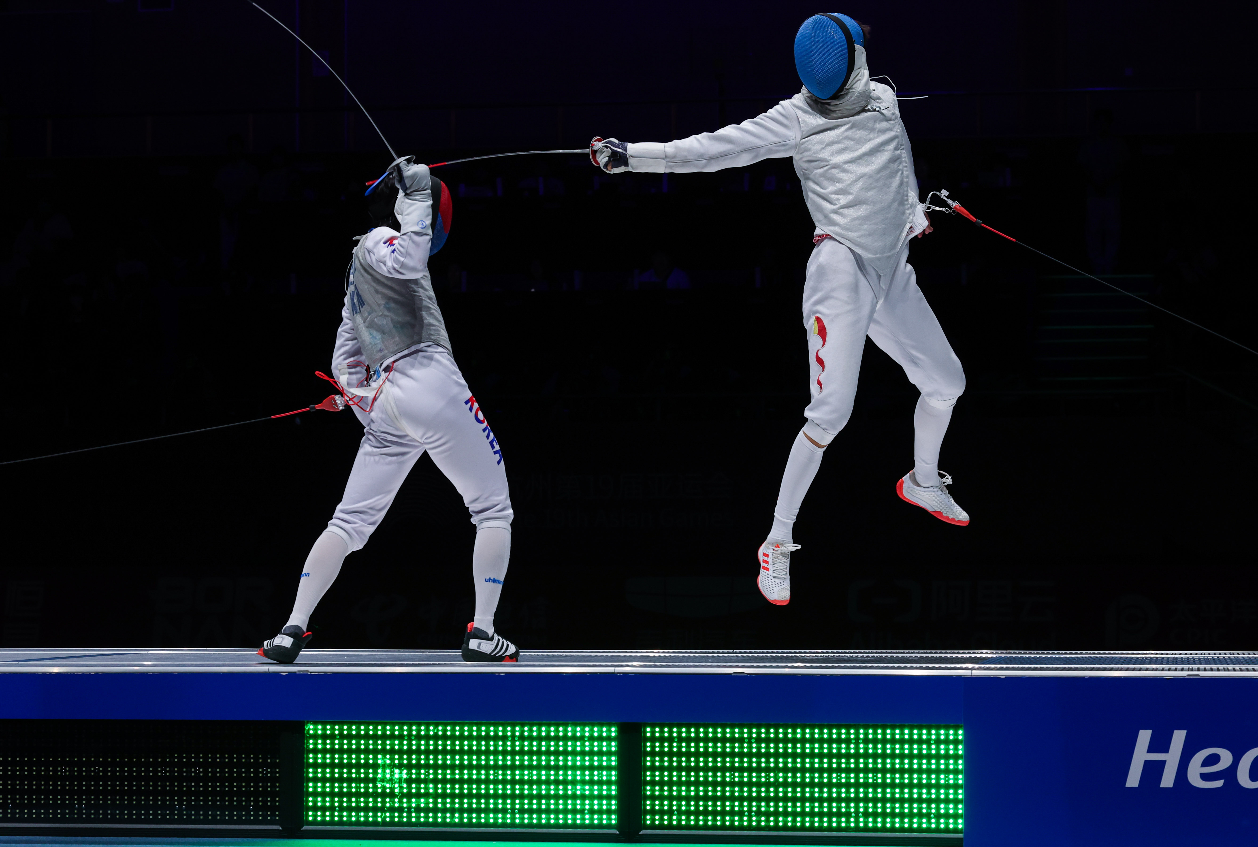 韩国击剑选手斩获金牌,实力强大 韩国击剑选手斩获金牌,实力强大