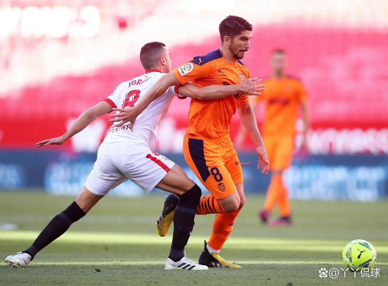 沙尔克04绝杀瓦伦西亚,赢得关键胜利 沙尔克04绝杀瓦伦西亚,赢得关键胜利