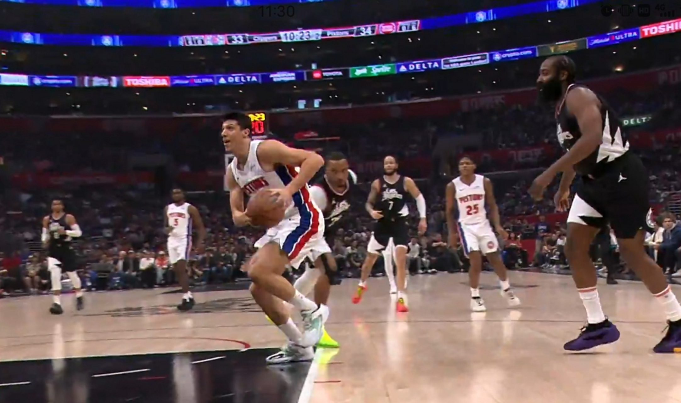 关于快船队主将乔治在比赛中发挥出色,率队取得胜利的信息 关于快船队主将乔治在比赛中发挥出色,率队取得胜利的信息