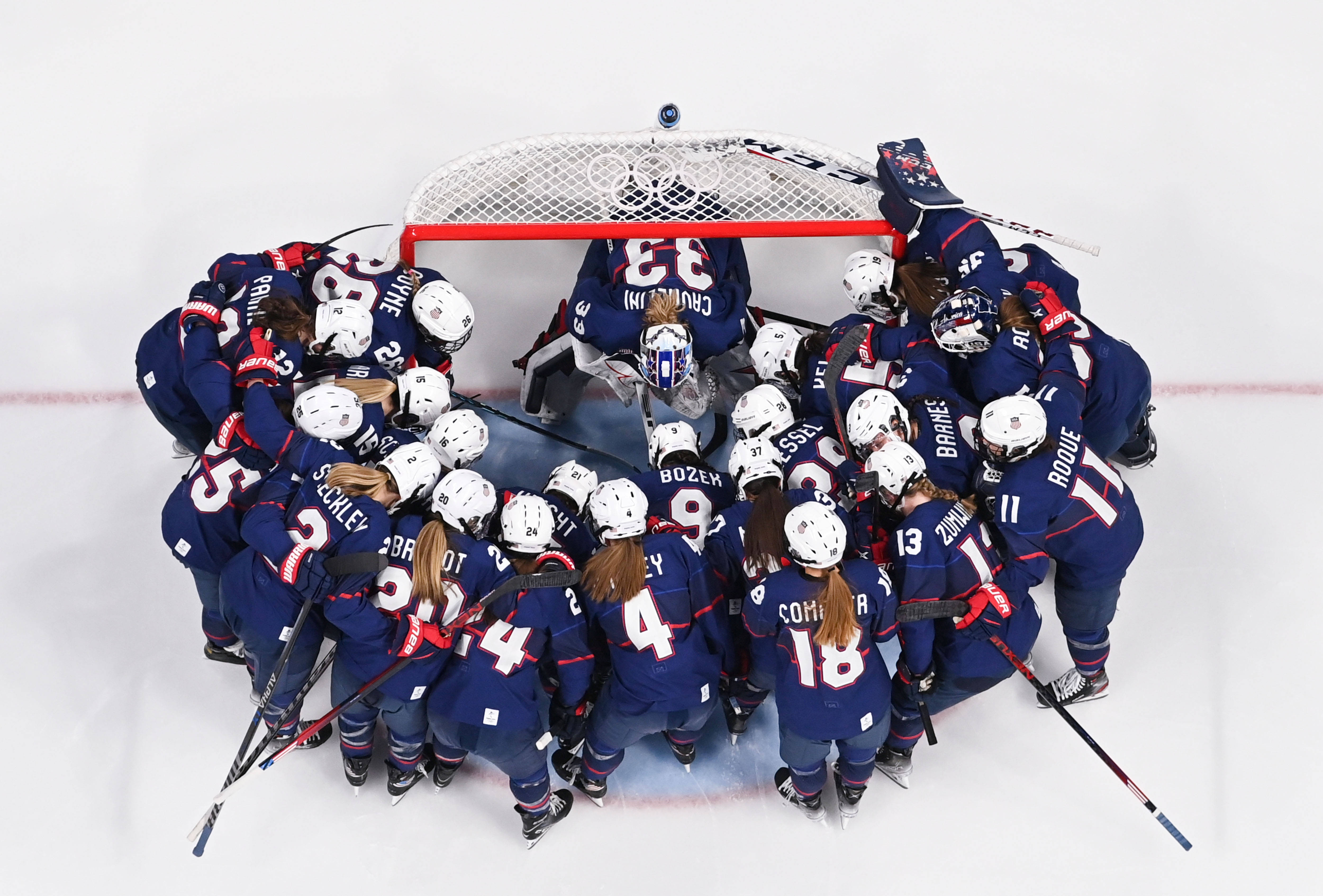 包含芬兰队声势浩大，力夺胜利晋级四强舞台的词条