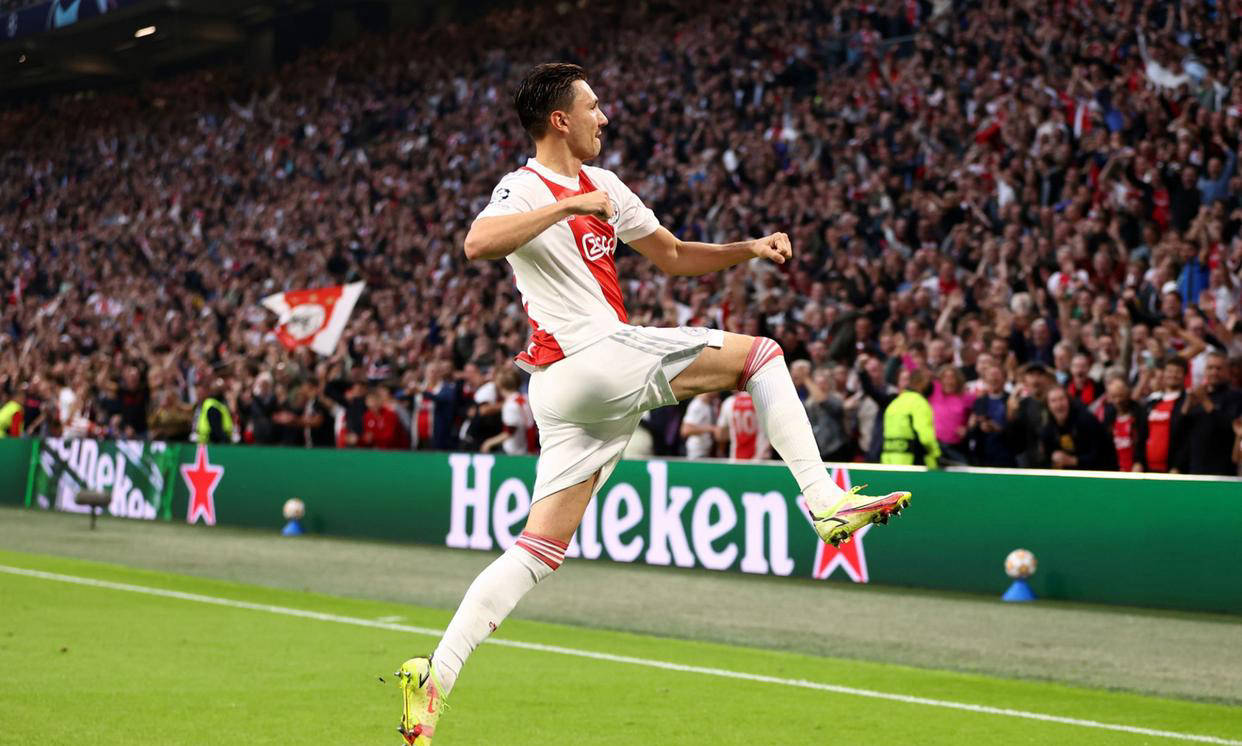 包含阿贾克斯球员表现出色,持续取得胜利的词条 包含阿贾克斯球员表现出色,持续取得胜利的词条