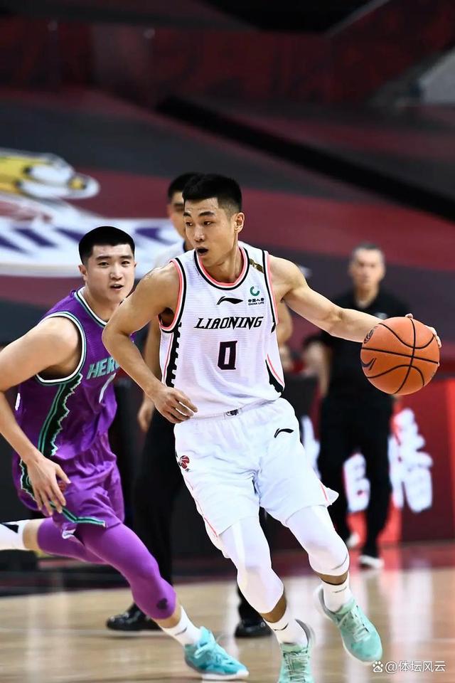 山东男篮客场大胜,全队发挥出色 山东男篮客场大胜,全队发挥出色