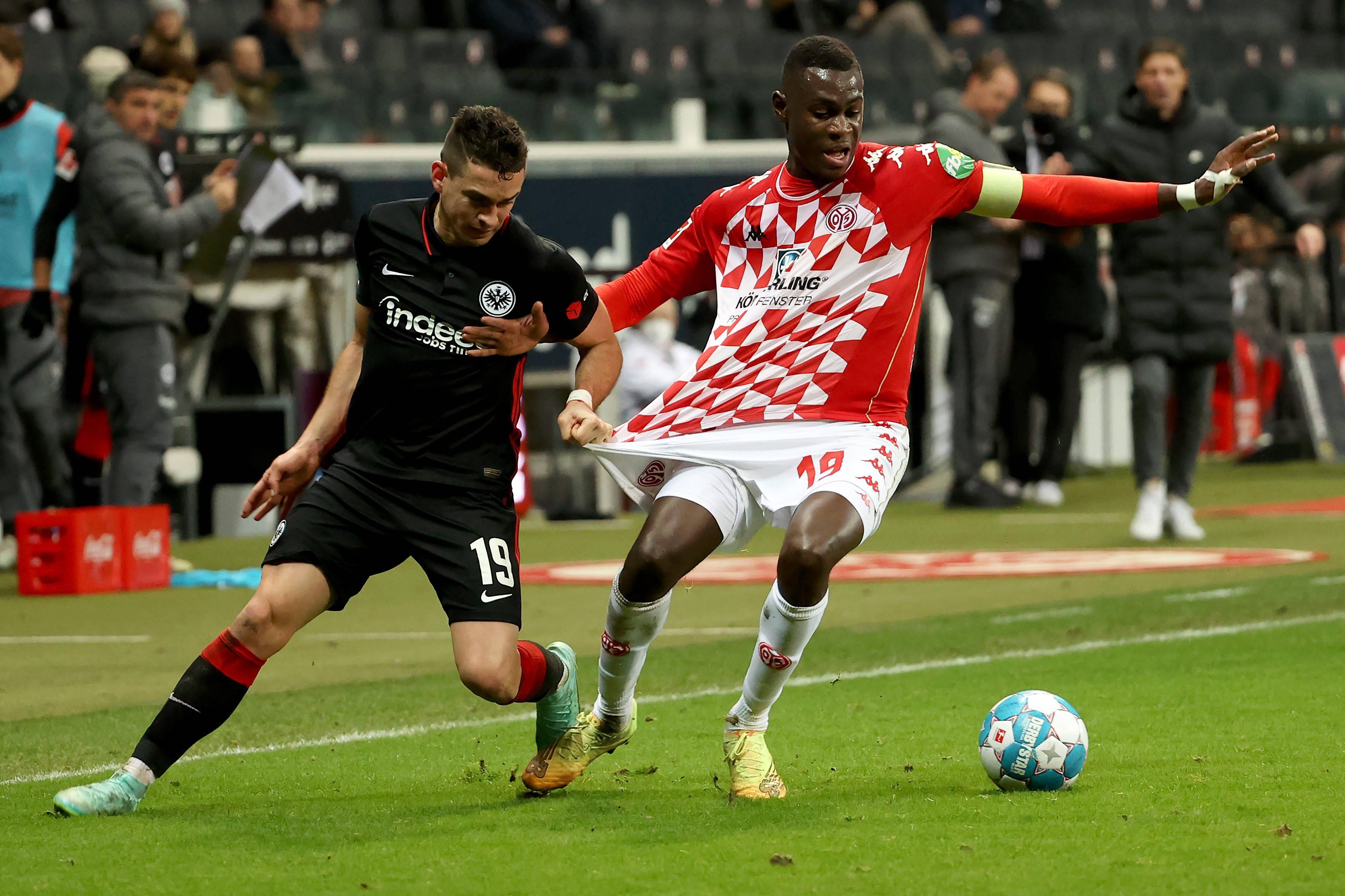 法兰克福客场大胜霍芬海姆,重现胜利之风 法兰克福客场大胜霍芬海姆,重现胜利之风