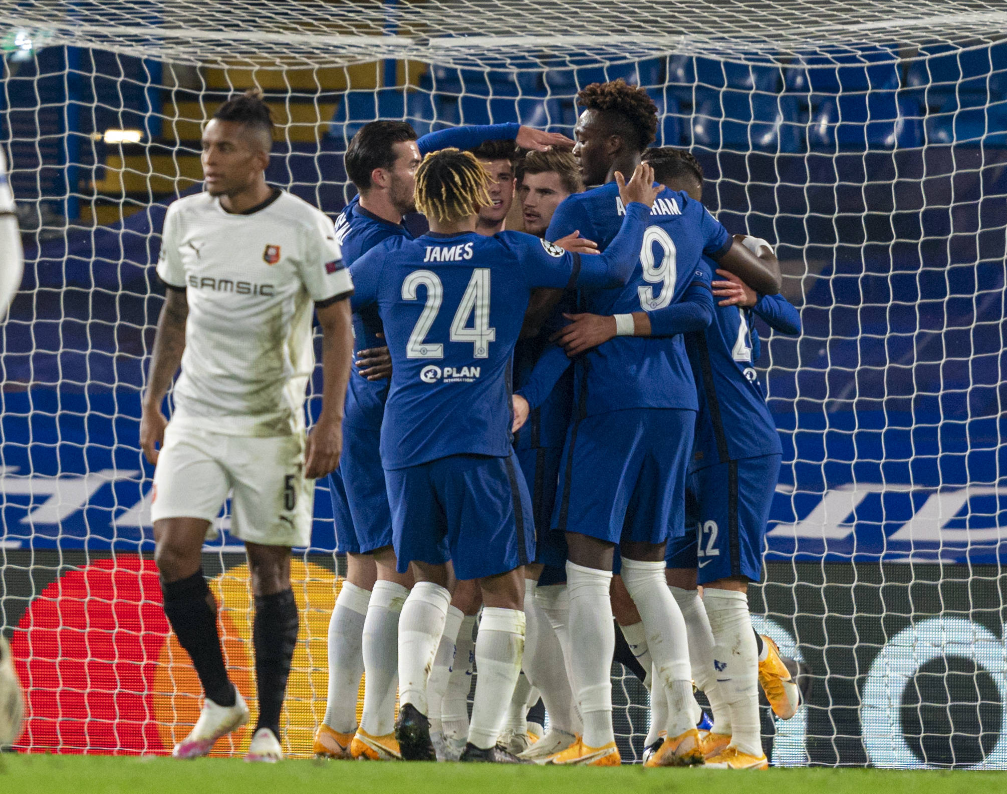 雷恩主场大胜南特,赢得两连胜 雷恩主场大胜南特,赢得两连胜