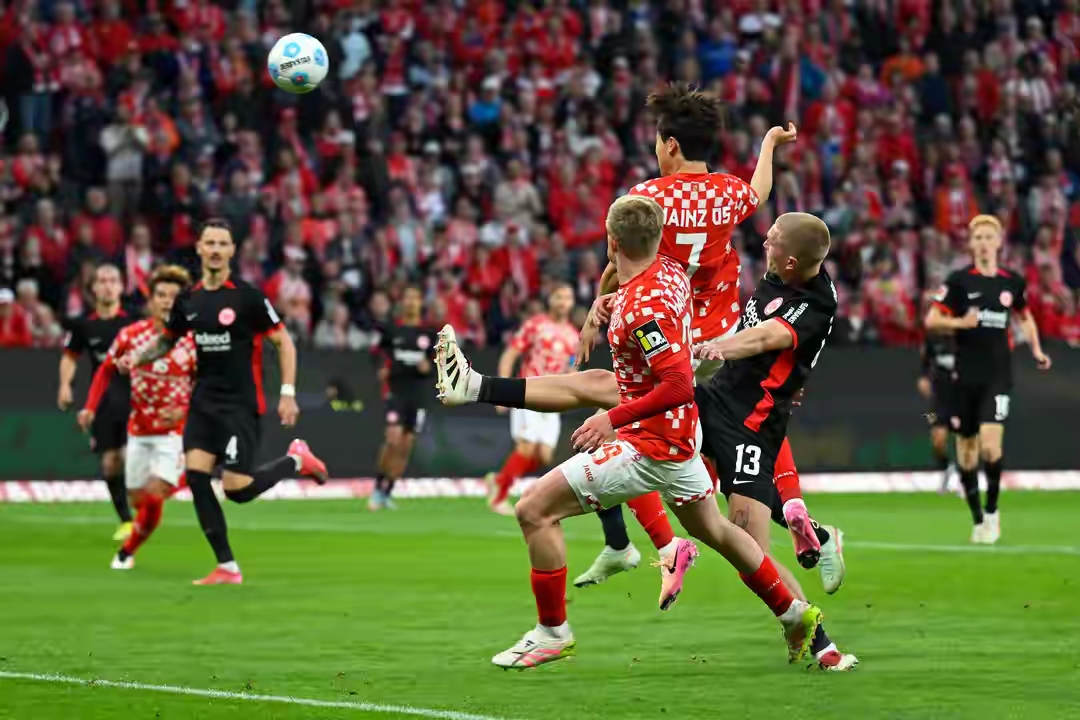 包含德国豪门在比赛中展现霸气,碾压对手的词条 包含德国豪门在比赛中展现霸气,碾压对手的词条