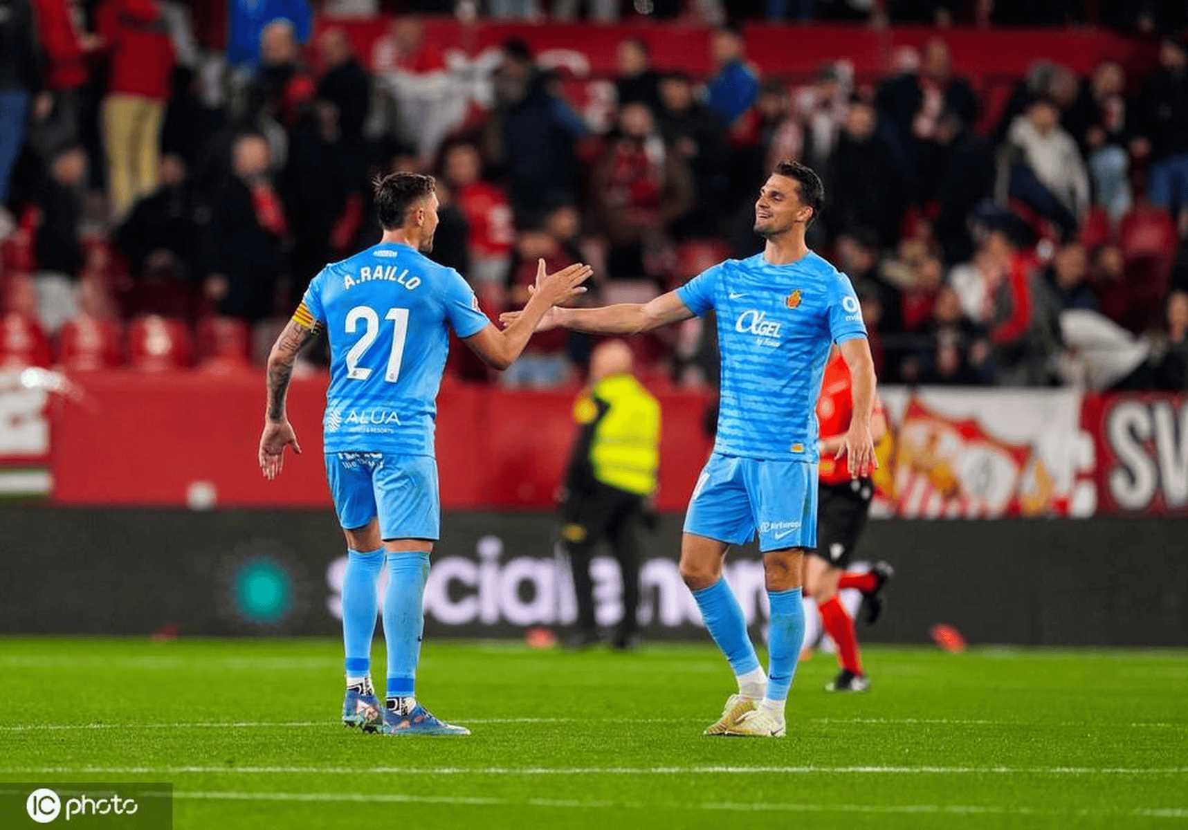 包含阿尔梅里亚连胜，继续表现出色的词条