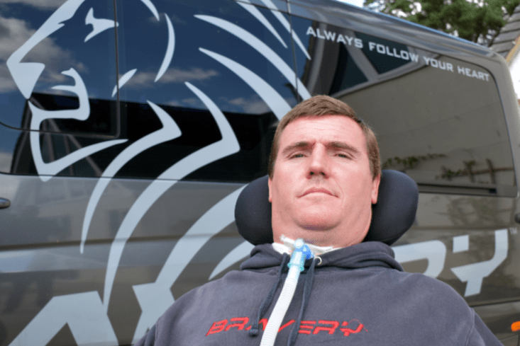 包含英国射击队员实力突出，稳操胜券夺冠！的词条