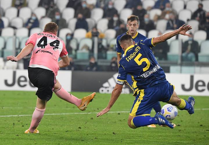 乌迪内斯意外战胜,球迷对胜利开心不已的简单介绍 乌迪内斯意外战胜,球迷对胜利开心不已的简单介绍