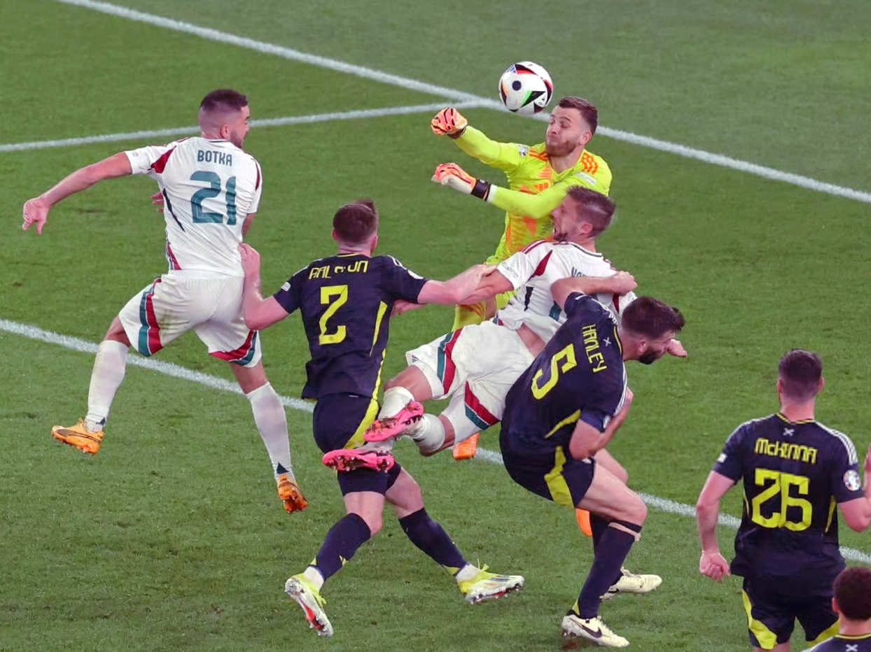 挪威队进攻激烈,葡萄牙队惨遭击败 挪威队进攻激烈,葡萄牙队惨遭击败