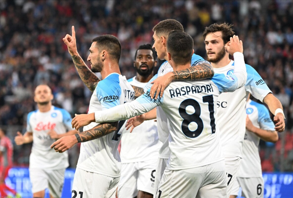 那不勒斯豪取四连胜，迅速做出反击的简单介绍