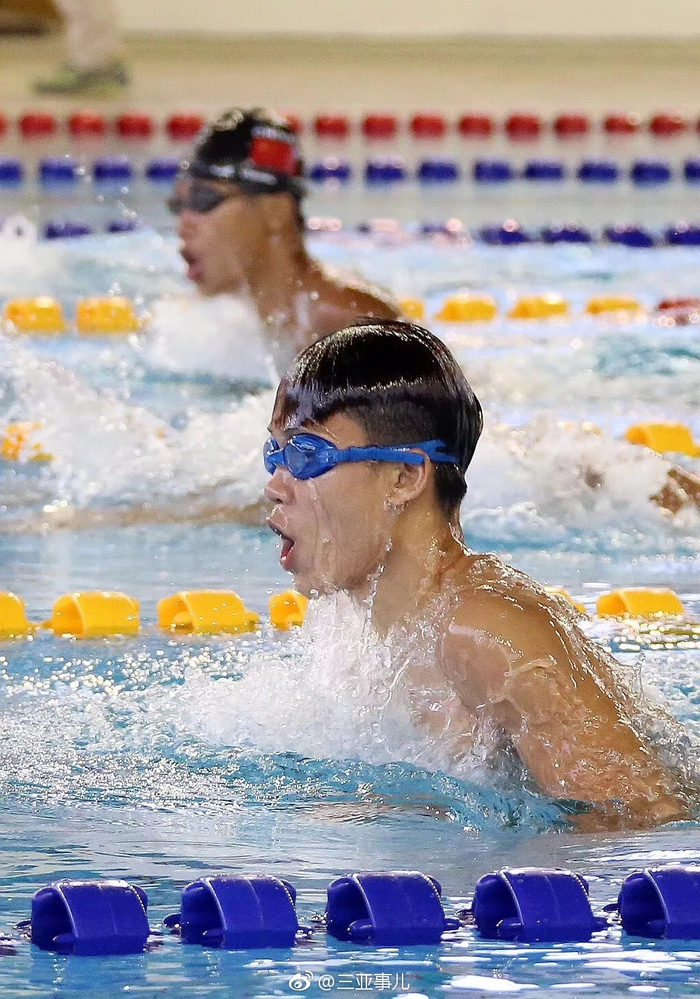 关于墨西哥代表团在游泳比赛中获得多枚奖牌的信息 关于墨西哥代表团在游泳比赛中获得多枚奖牌的信息